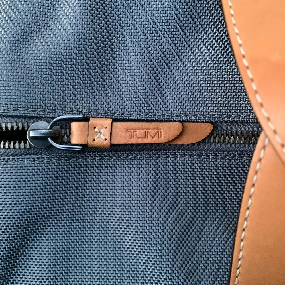 Tumi Santa Monica tote carry on bag - Picture 3 of 16